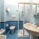 普利阿尔皮酒店 酒店